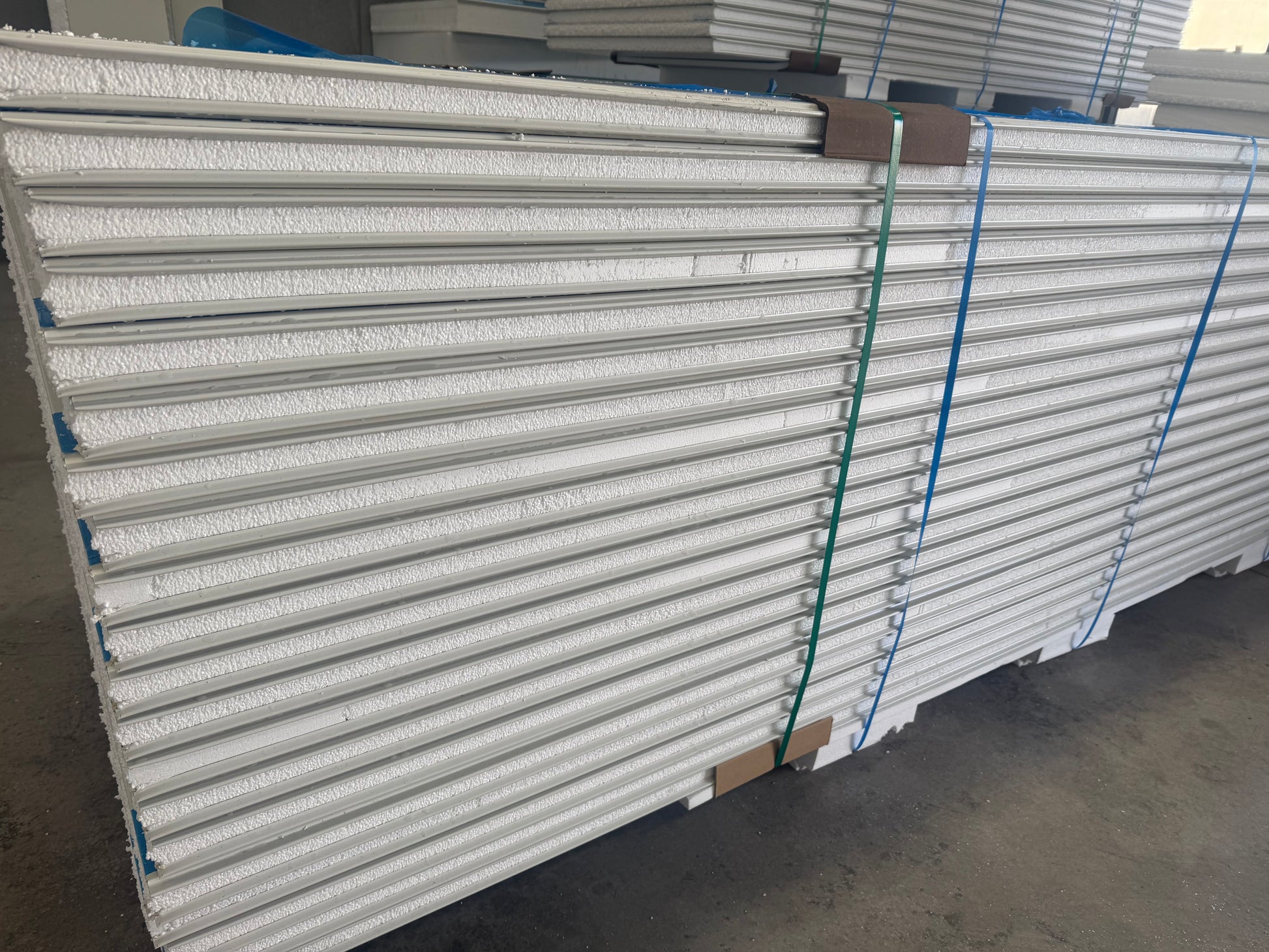EPS sandwich panels tied together